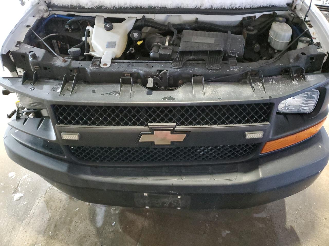 2011 Chevrolet Express - Image 11