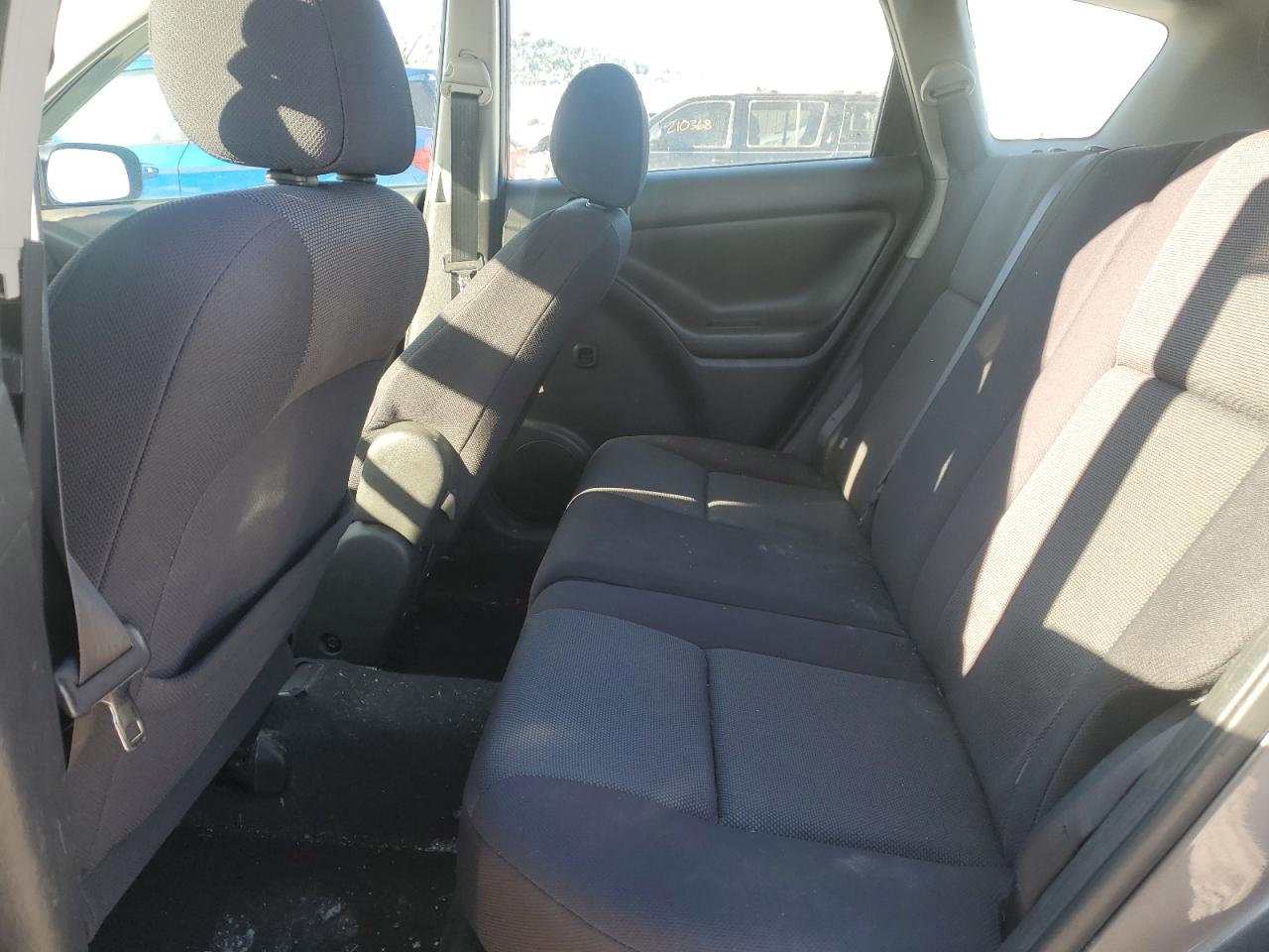 2004 Pontiac Vibe - Image 11