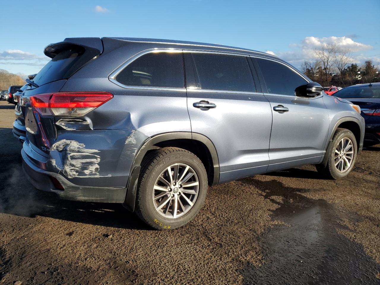5TDJZRFH0JS888257 TOYOTA HIGHLANDER 2018