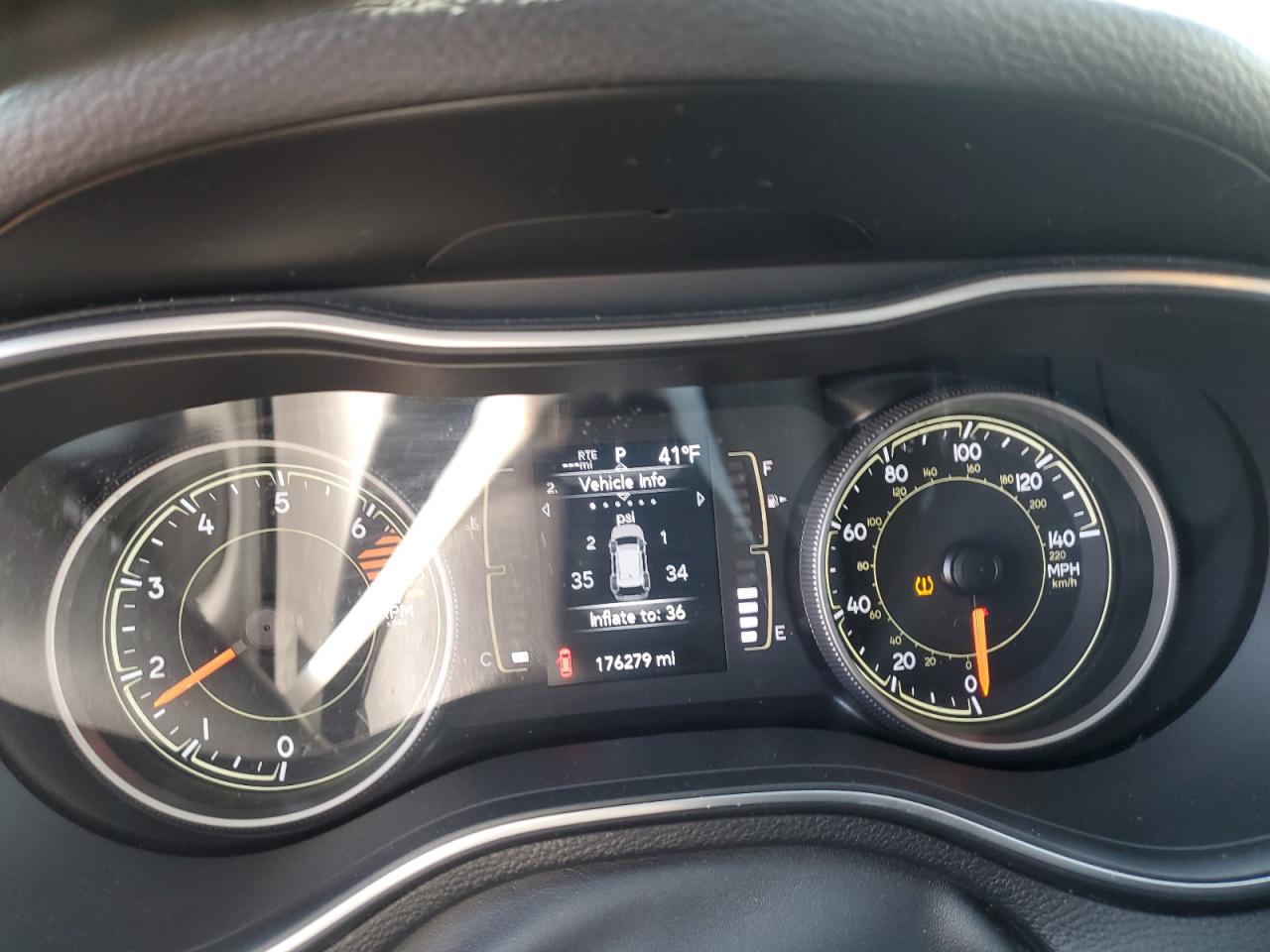 2019 Jeep Grand Cherokee - Image 9