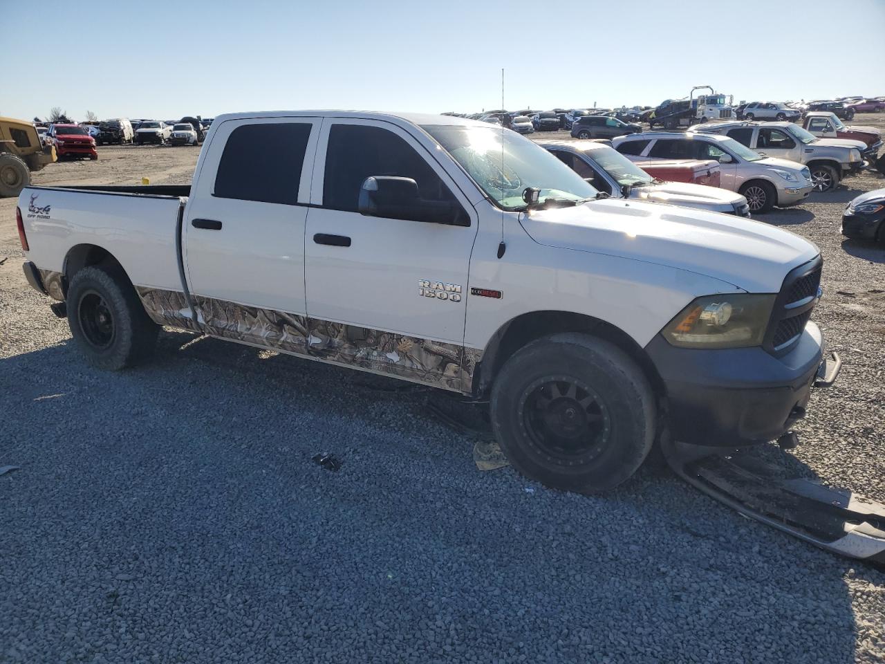 2016 RAM 1500 - Image 4