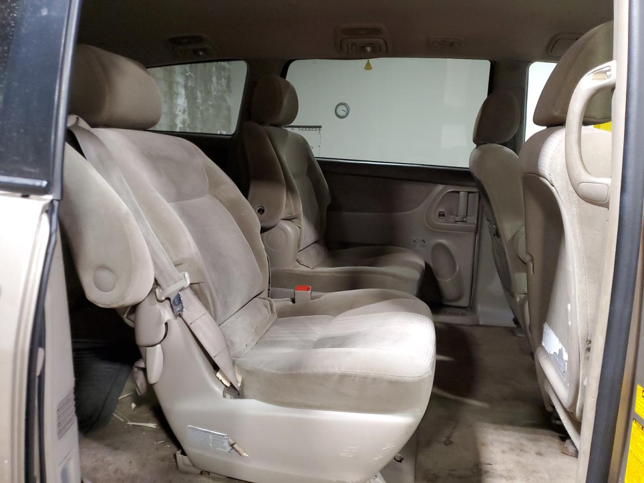 2008 Toyota Sienna - Image 11