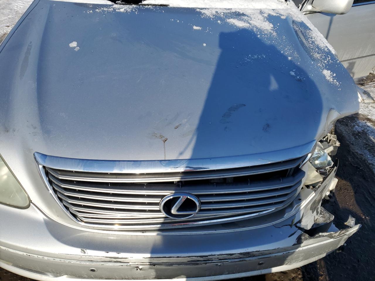 2004 Lexus LS - Image 12