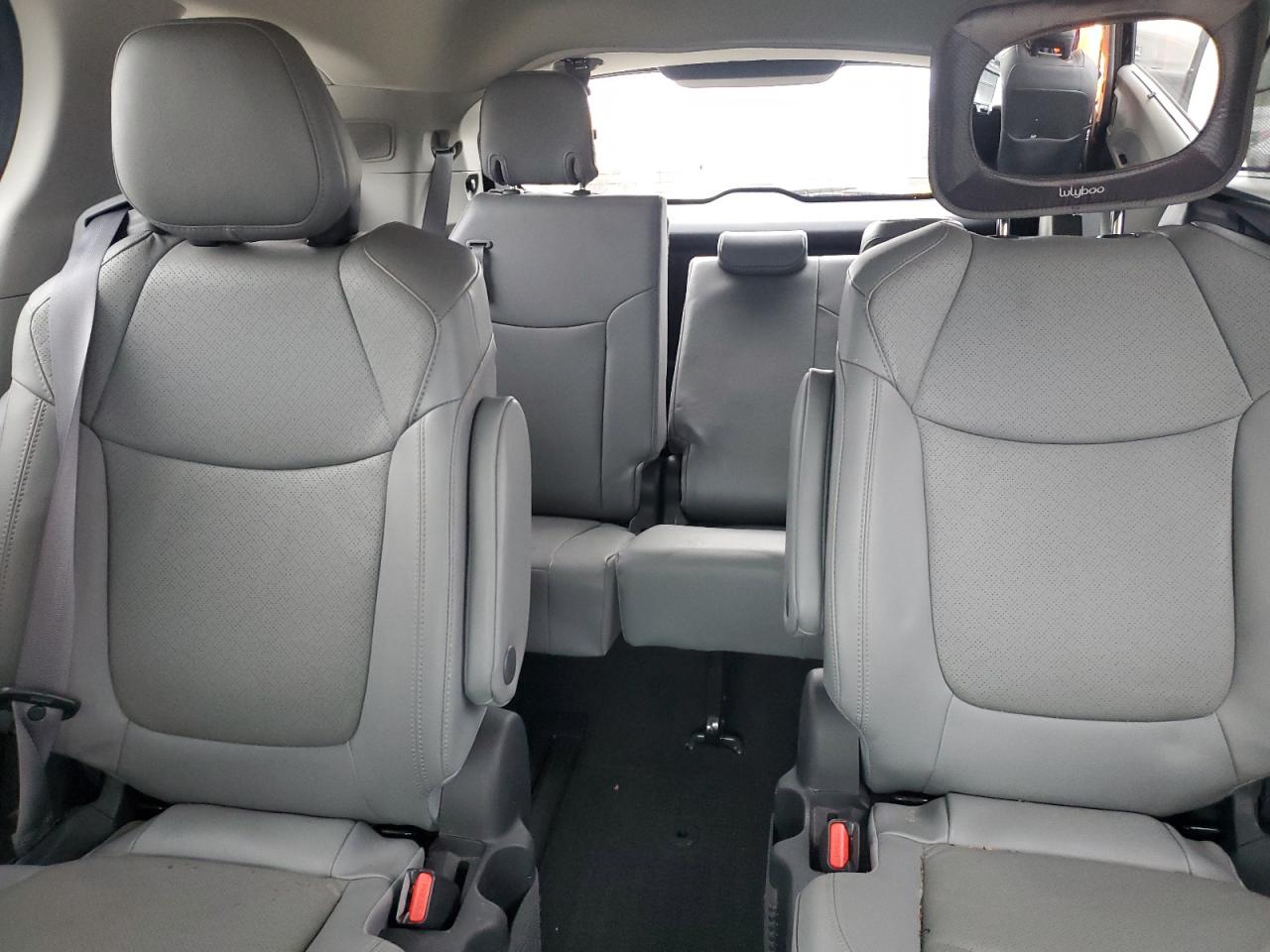 2022 Toyota Sienna - Image 10