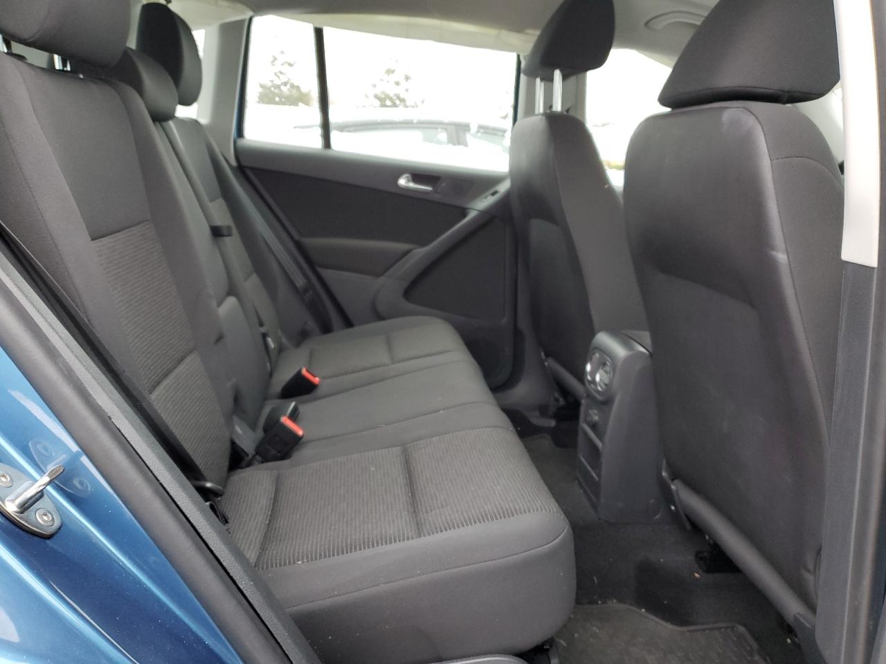 2017 Volkswagen Tiguan - Image 10