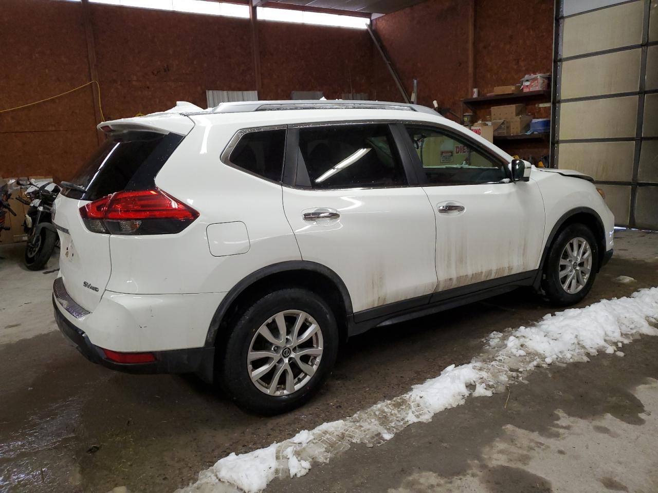 2017 Nissan Rogue - Image 3
