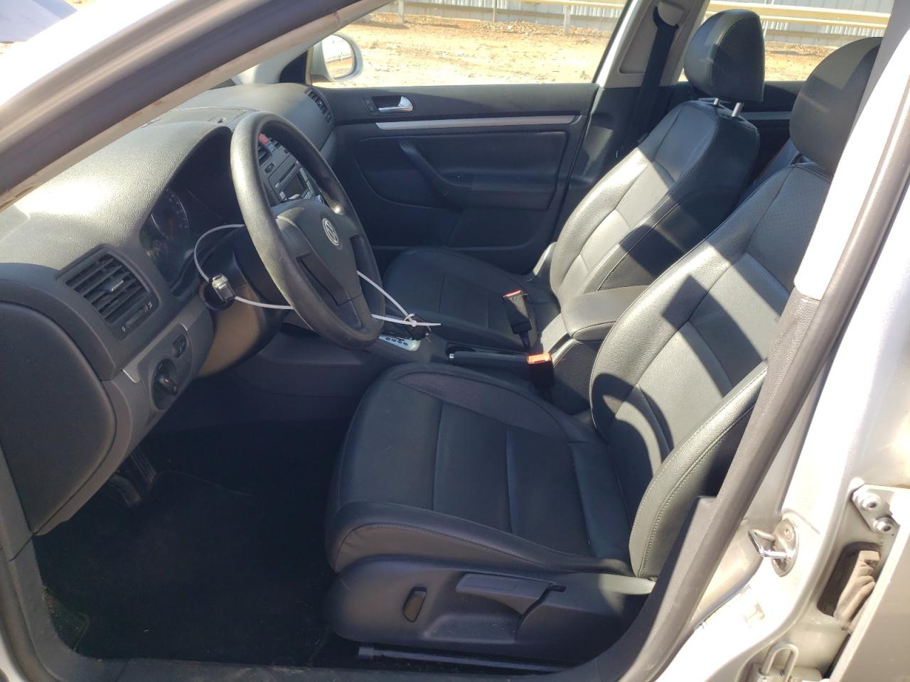 2009 Volkswagen Jetta - Image 7