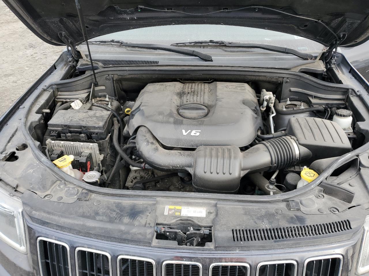 2014 Jeep Grand Cherokee - Image 12