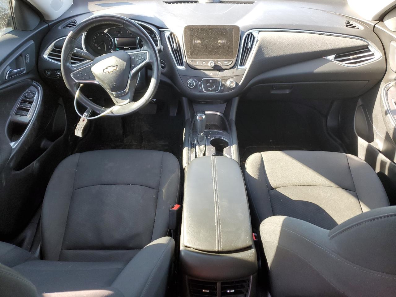 2018 Chevrolet Malibu - Image 8