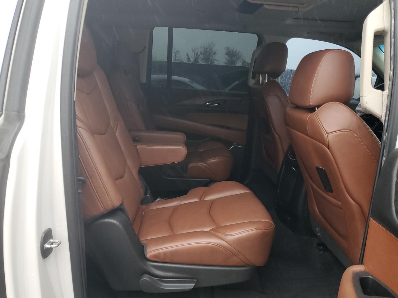 2016 Cadillac Escalade - Image 11