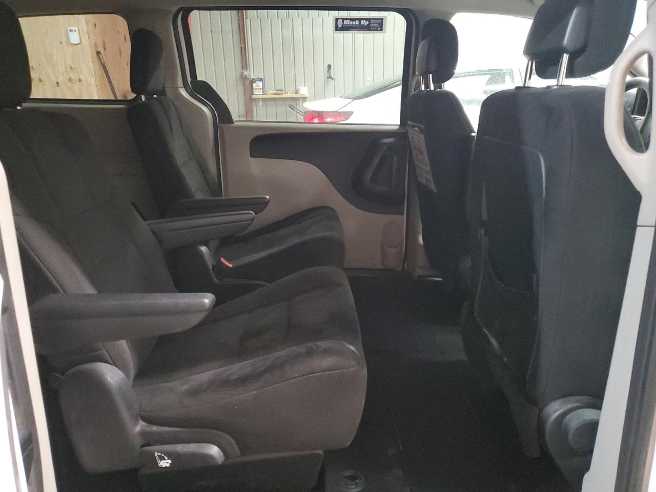 2012 Dodge Caravan - Image 11