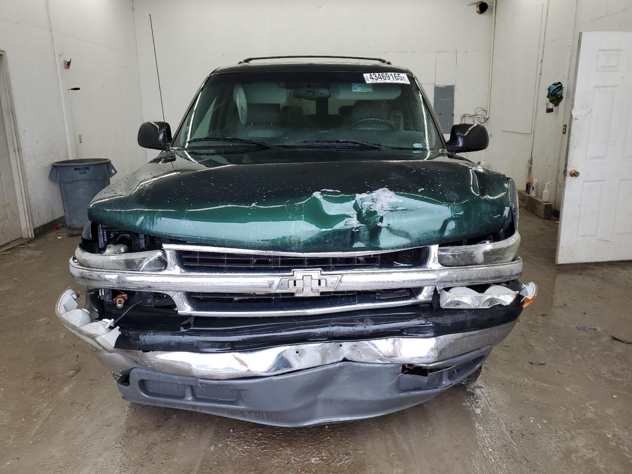 2001 Chevrolet Suburban - Image 5