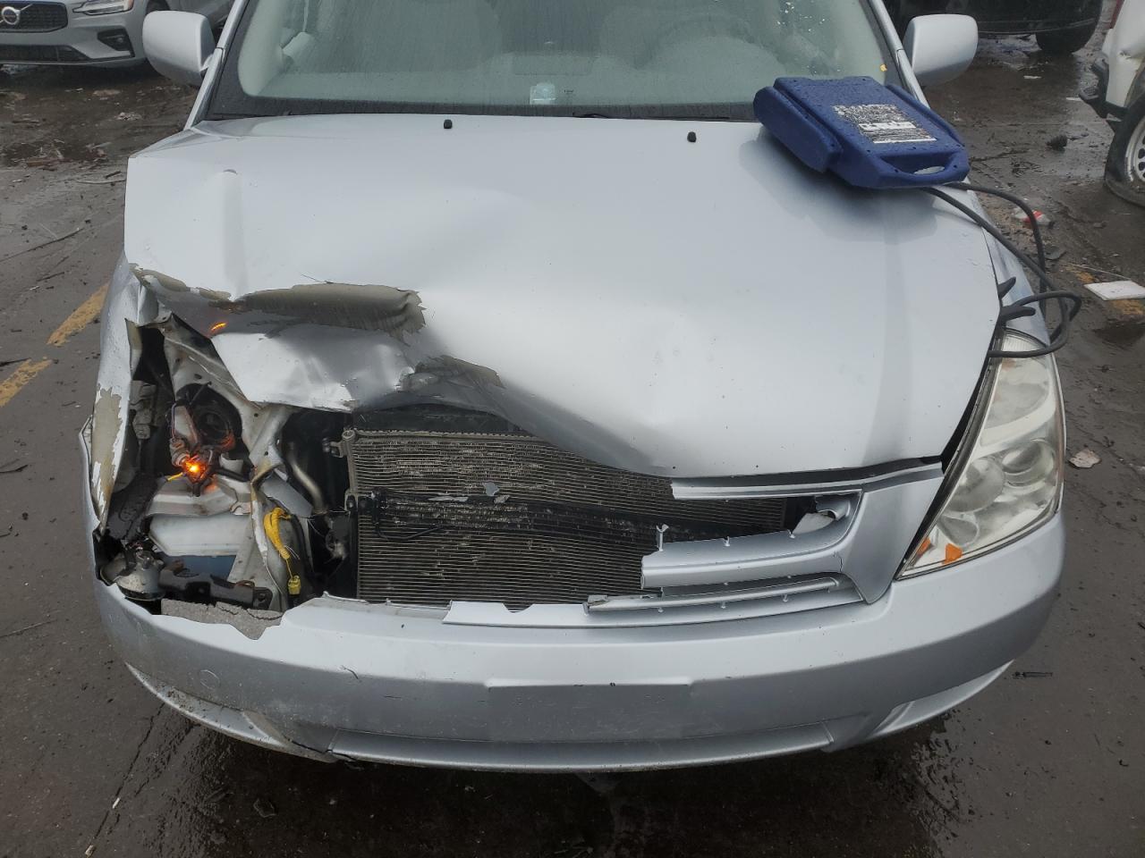 2009 Kia Sedona - Image 12