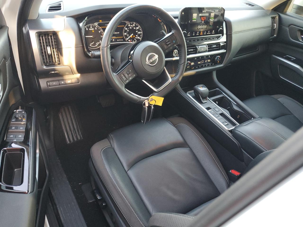 2024 Nissan Pathfinder - Image 8