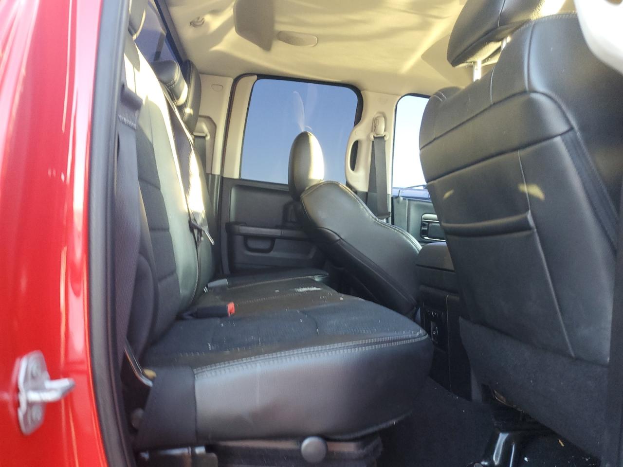 2014 RAM 1500 - Image 10
