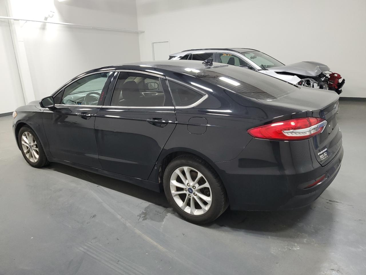 2020 Ford Fusion - Image 2