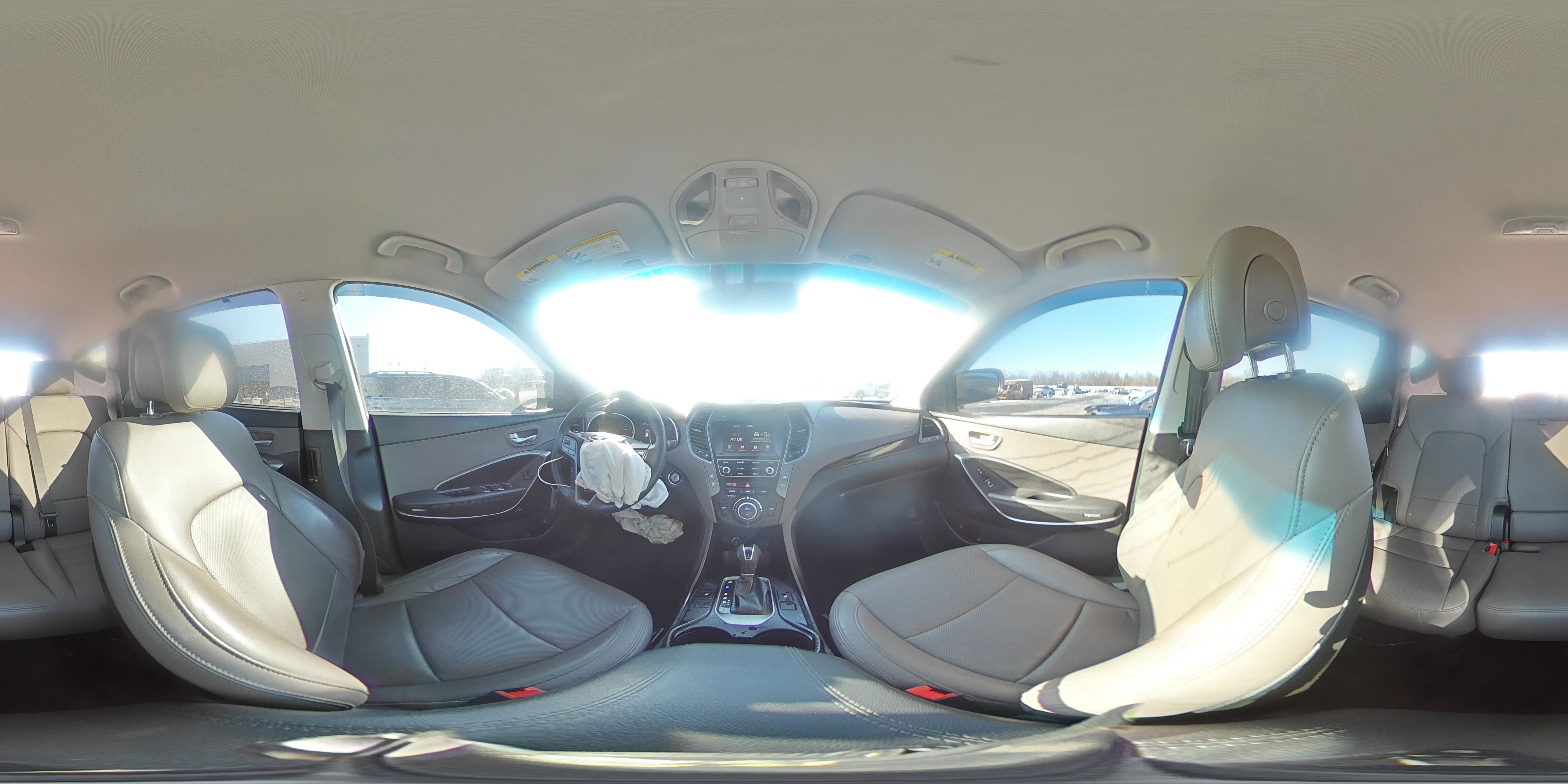 2017 Hyundai Santa Fe - Image 16