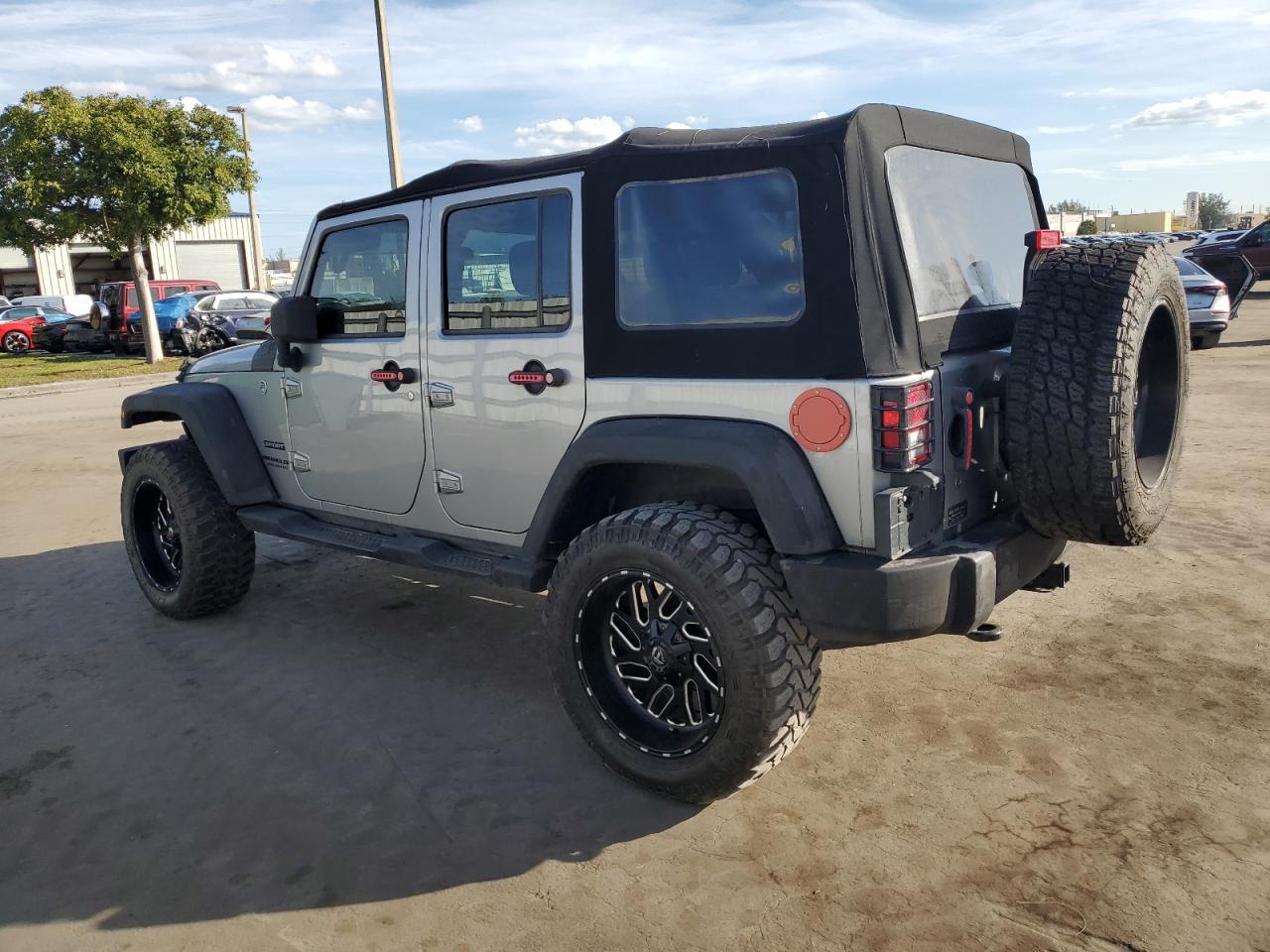 VIN 1C4BJWDG1HL742689 2017 JEEP WRANGLER no.2