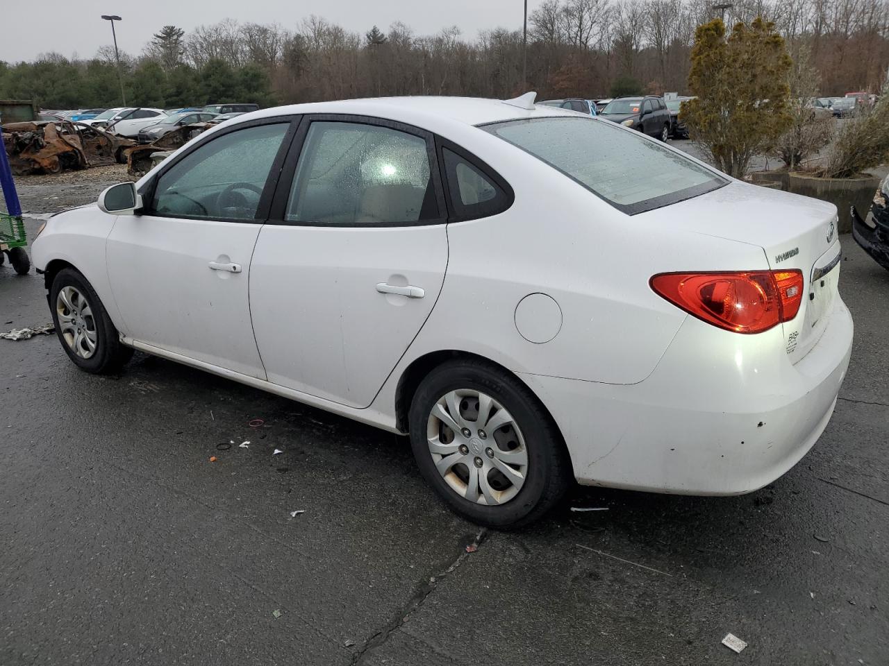 2010 Hyundai Elantra - Image 2