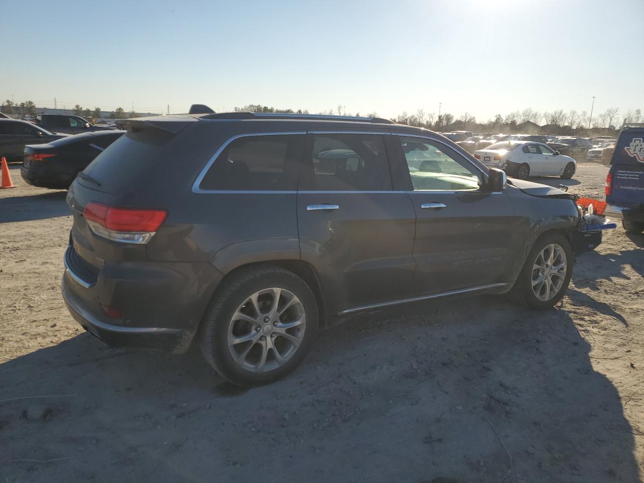 2019 Jeep Grand Cherokee - Image 3