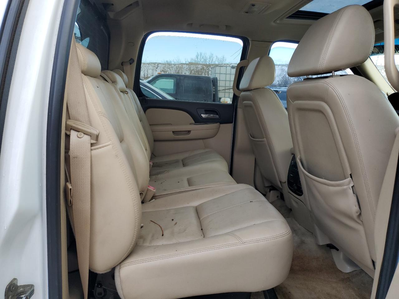 2008 Chevrolet Avalanche - Image 10