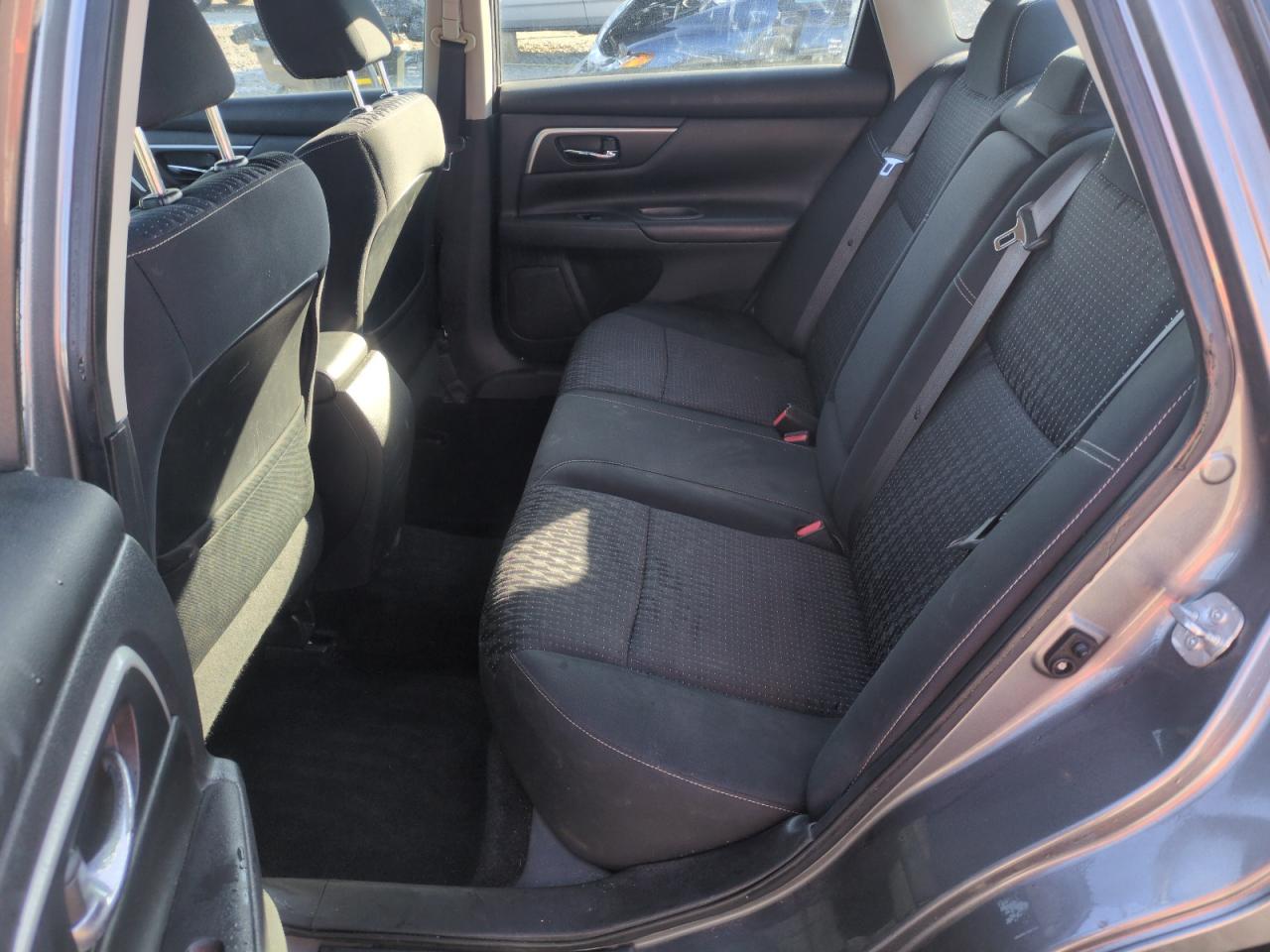 2017 Nissan Altima - Image 10