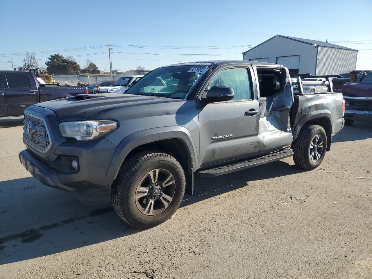 3TMCZ5AN1HM050215 TOYOTA TACOMA 2017