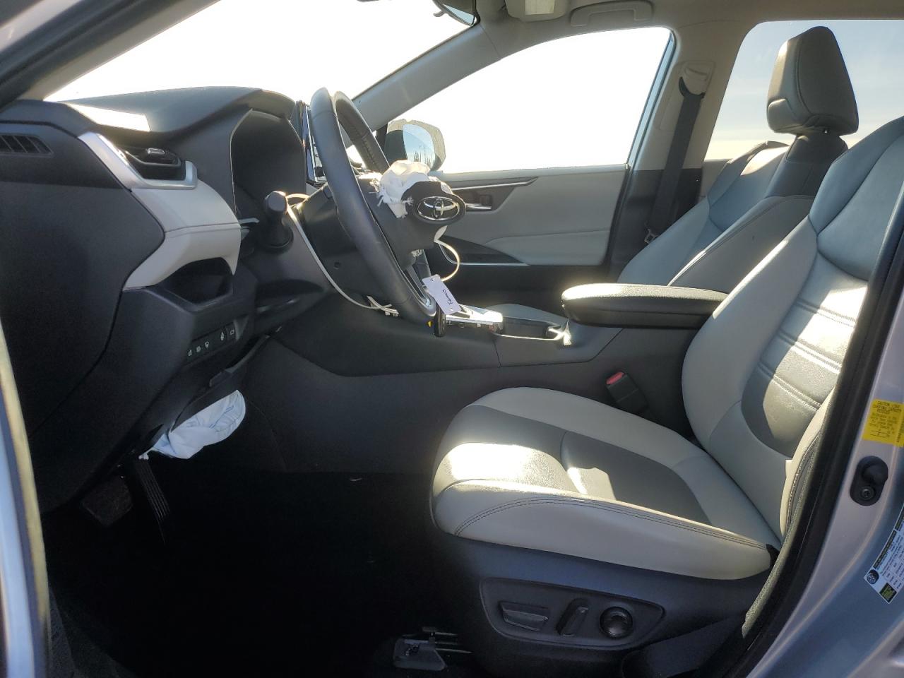 2020 Toyota RAV 4 - Image 7