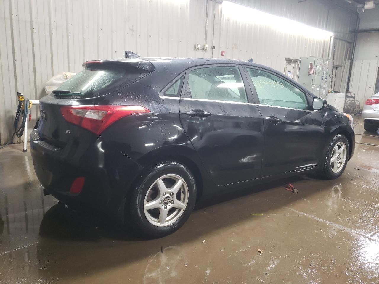 2016 Hyundai Elantra - Image 3