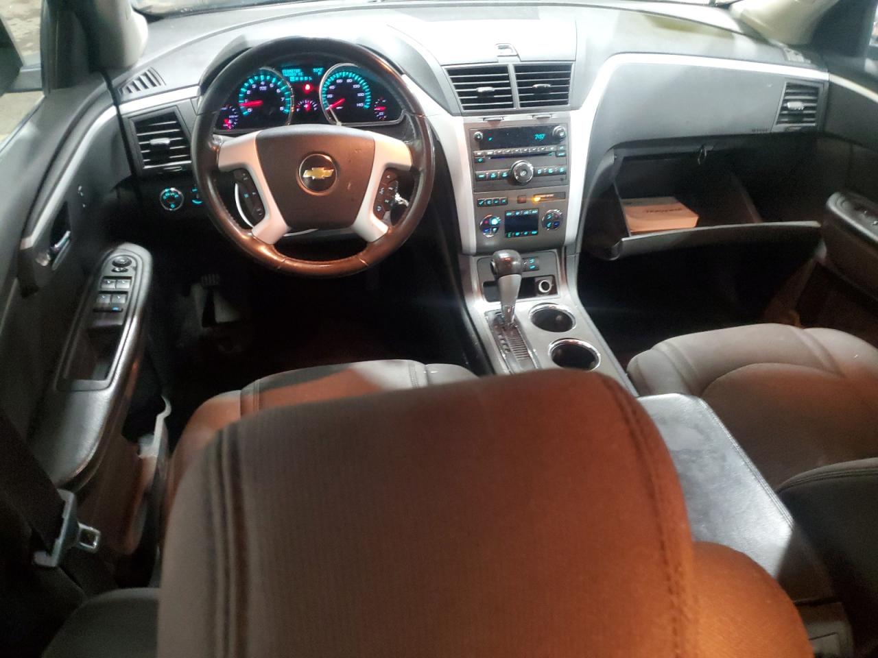 2010 Chevrolet Traverse - Image 8