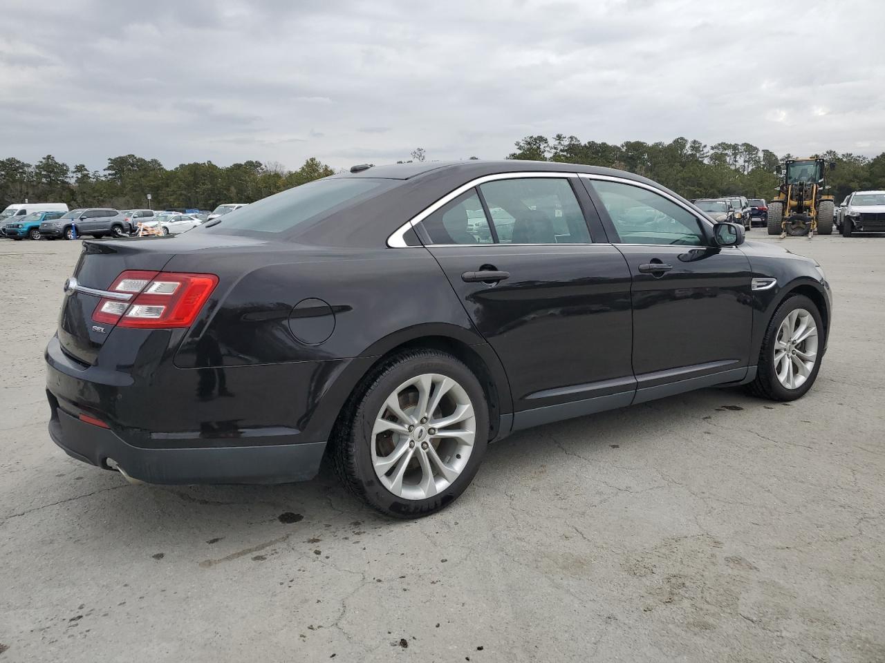 2013 Ford Taurus - Image 3