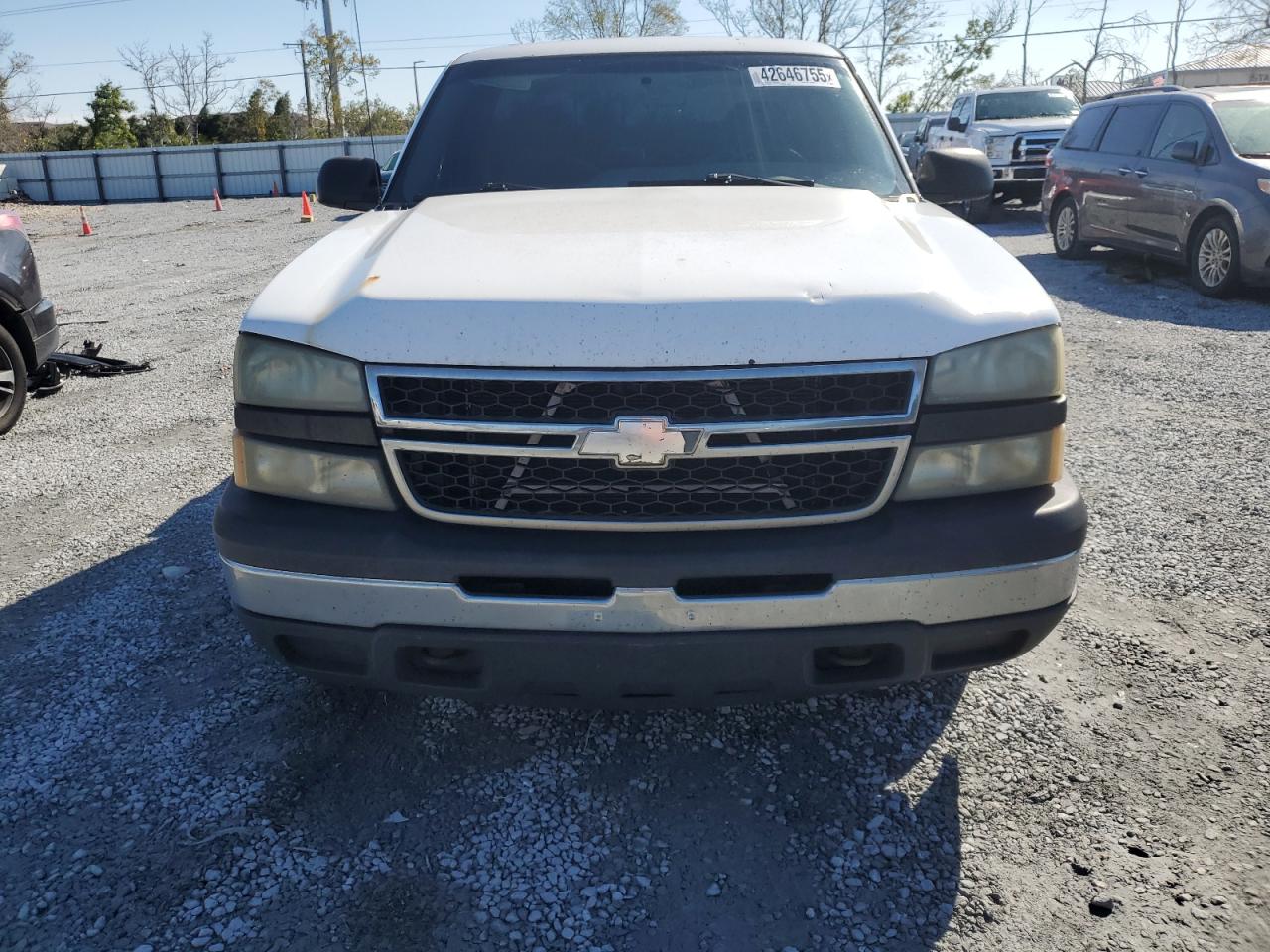 2007 Chevrolet Silverado - Image 5