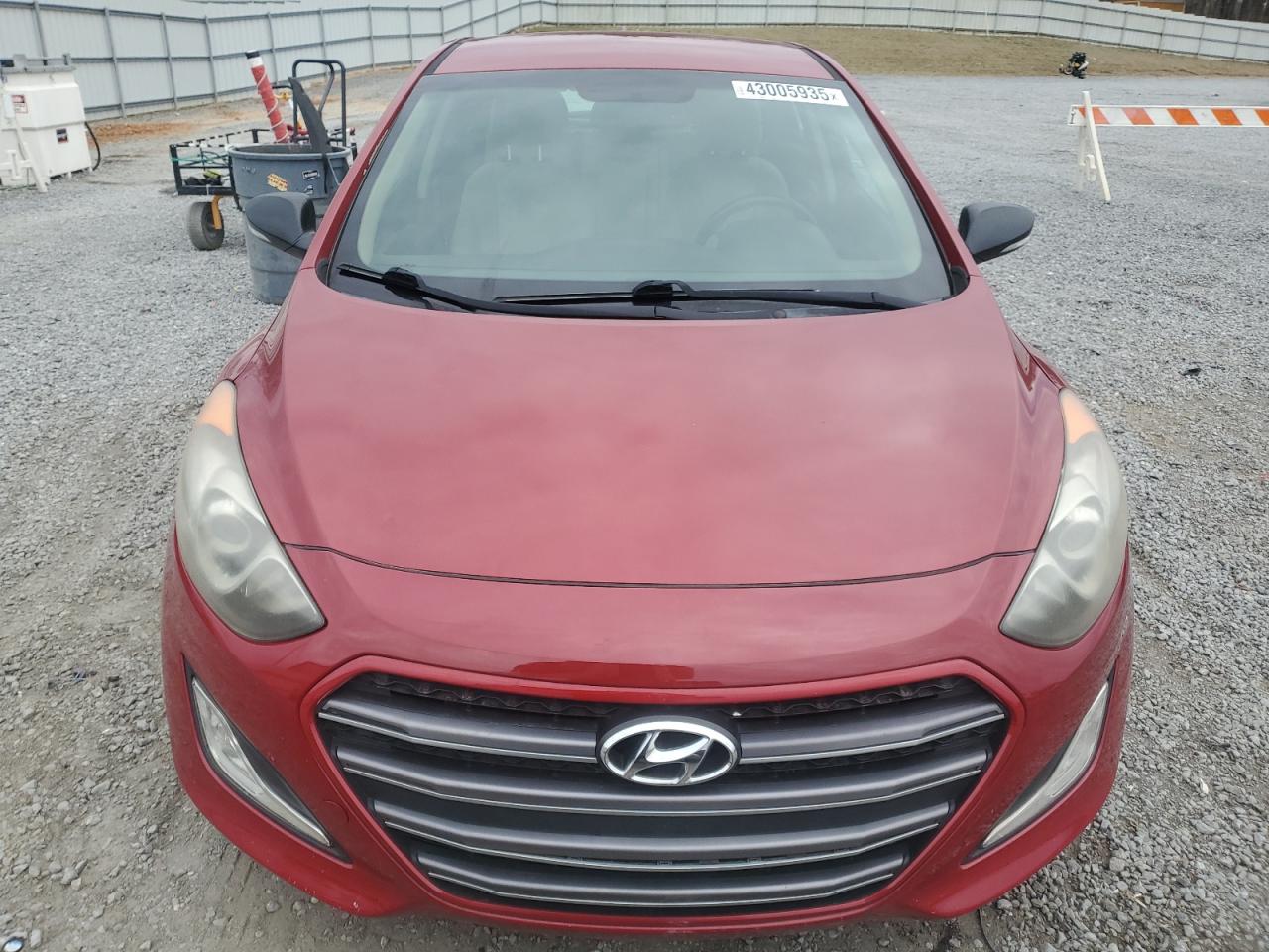 2016 Hyundai Elantra - Image 5