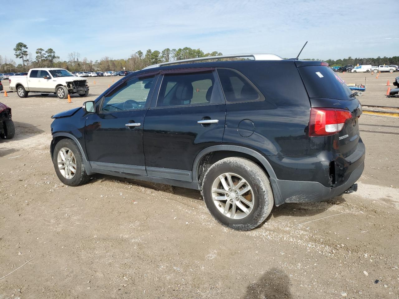 2014 Kia Sorento - Image 2