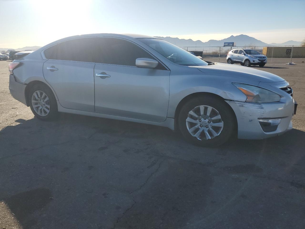 2015 Nissan Altima - Image 4