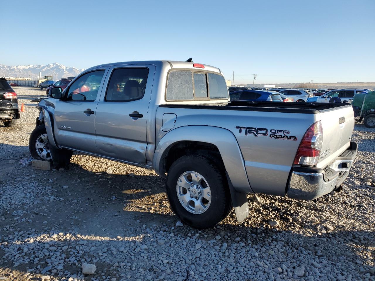2015 Toyota Tacoma - Image 2