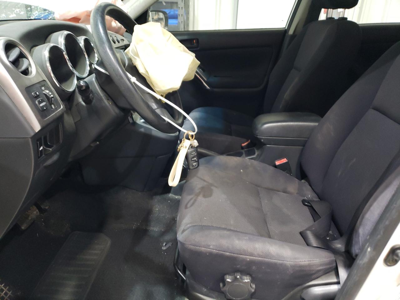 2003 Pontiac Vibe - Image 7
