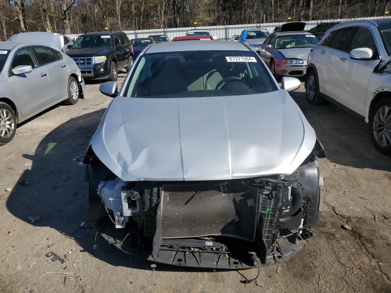 2019 Hyundai Elantra - Image 5