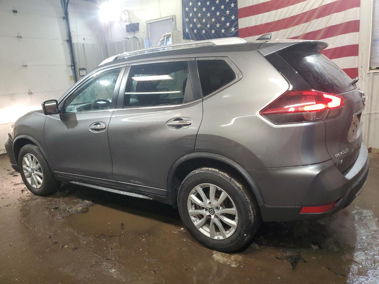 2018 Nissan Rogue - Image 2