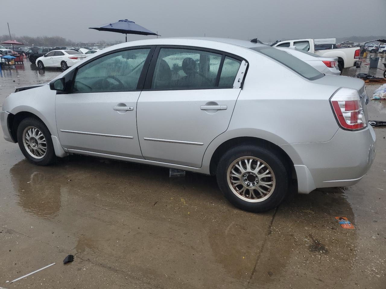 2010 Nissan Sentra - Image 2
