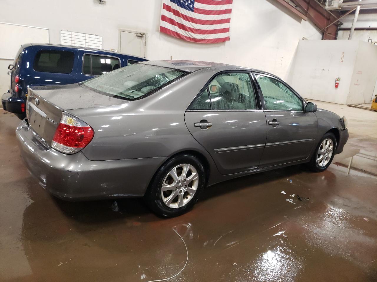 2005 Toyota Camry - Image 3