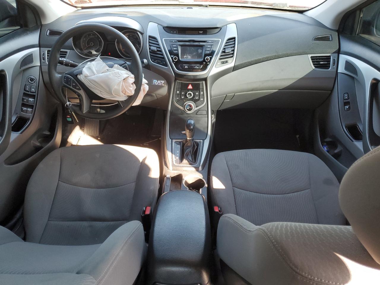 2015 Hyundai Elantra - Image 8