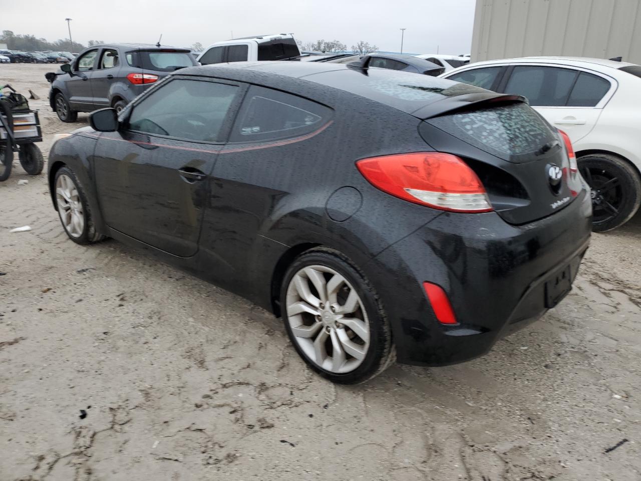 2012 Hyundai Veloster - Image 2