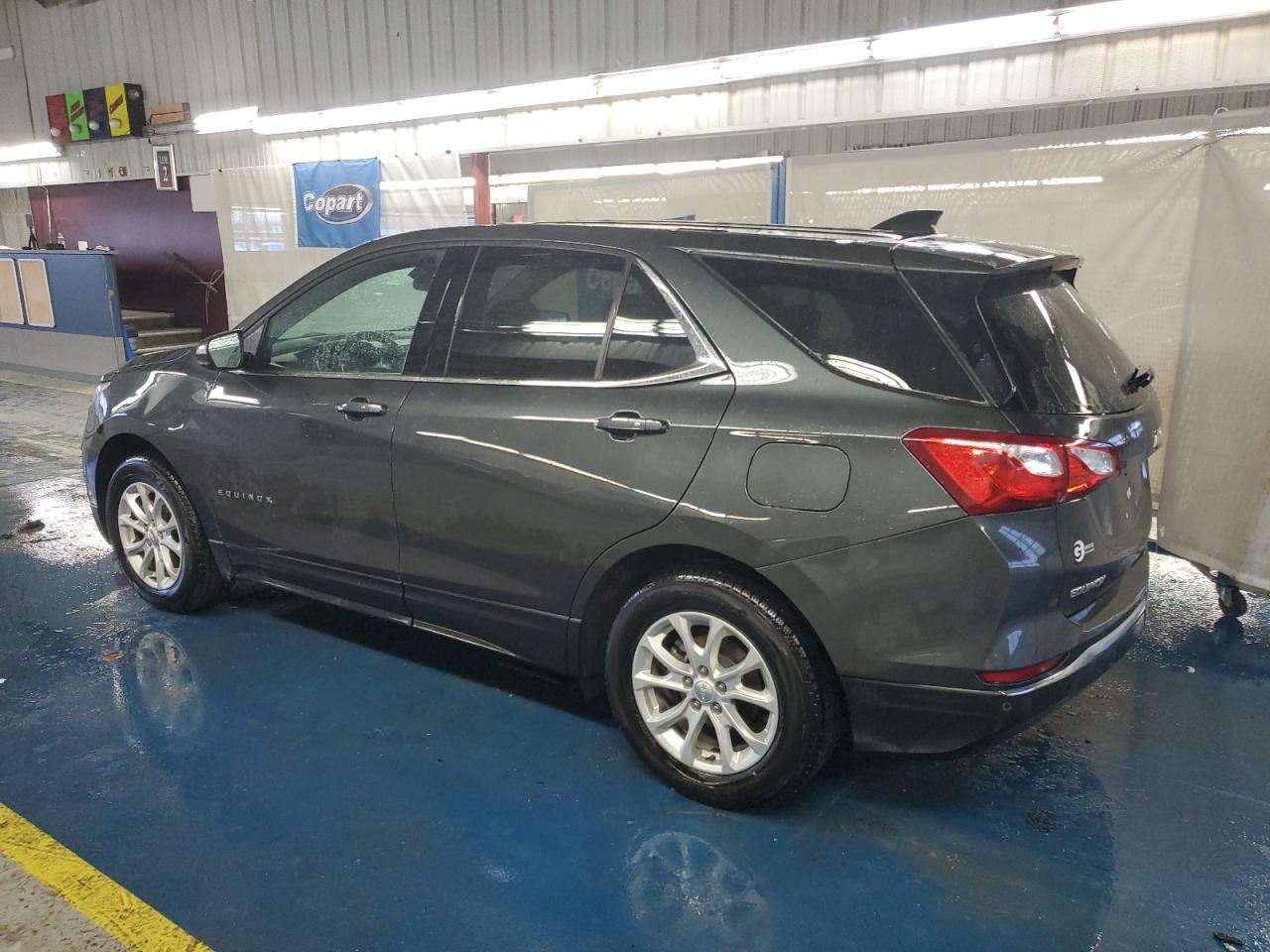 2018 Chevrolet Equinox - Image 2
