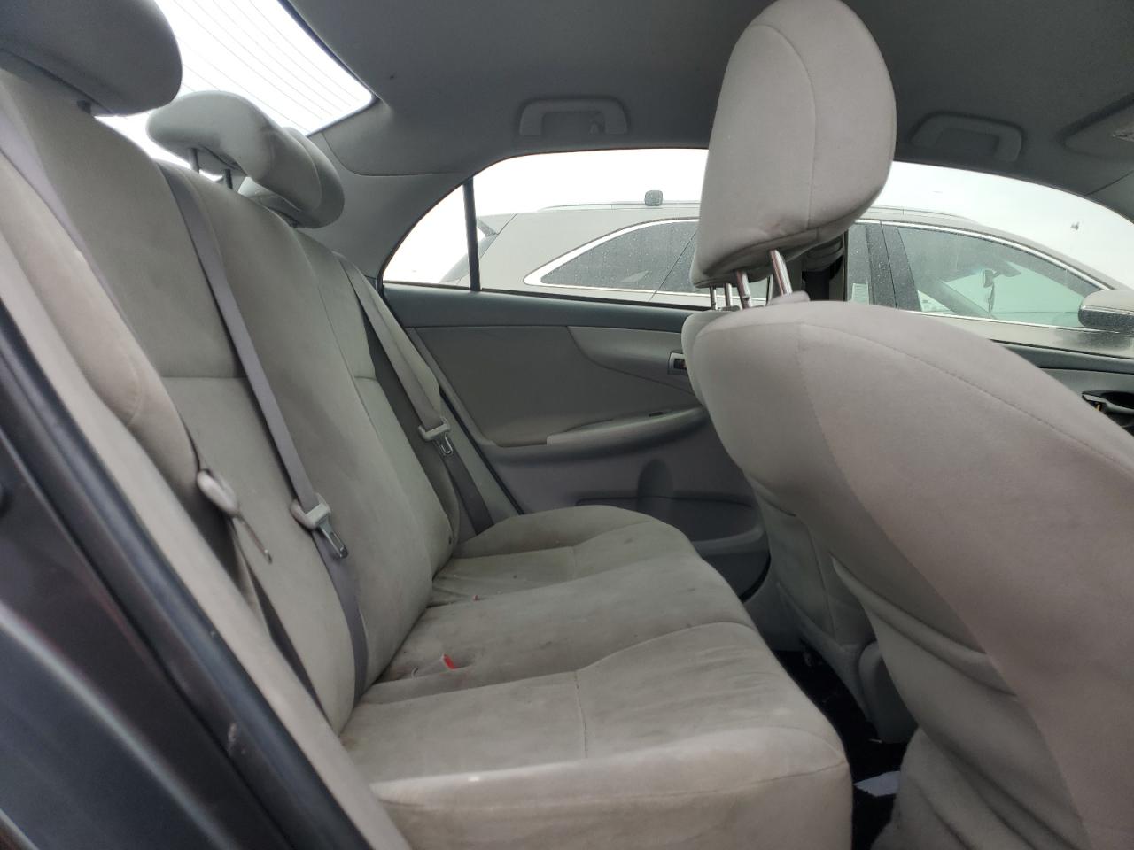 2010 Toyota Corolla - Image 10