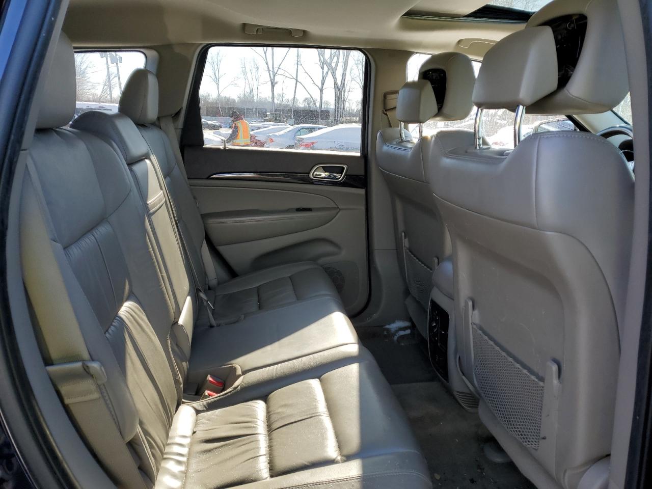2012 Jeep Grand Cherokee - Image 11