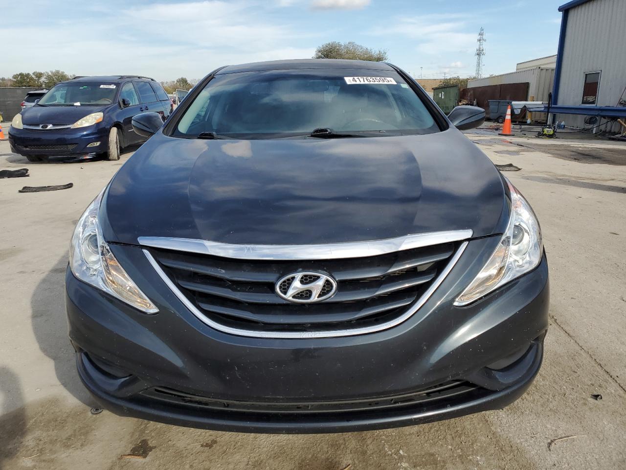 2011 Hyundai Sonata - Image 5