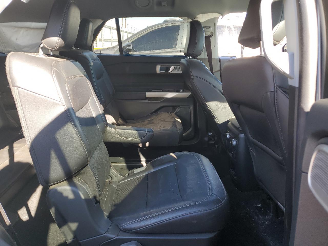 2023 Ford Explorer - Image 11
