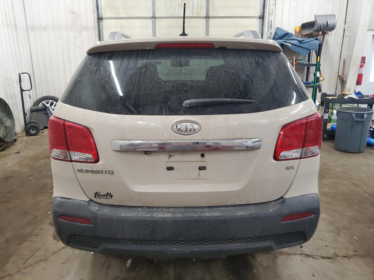 2011 Kia Sorento - Image 6