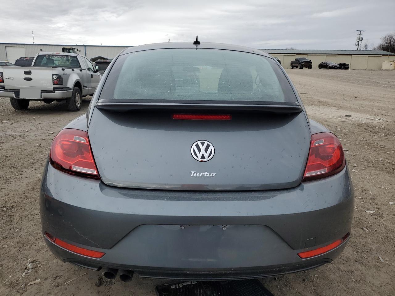 2019 Volkswagen Beetle - Image 6